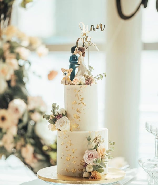 Stylish Wedding Cake By Creme Maison Bakery